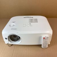 Panasonic PT-VZ470 WUXGA Profi Beamer mit 3 Lampenstunden Bayern - Rottenburg a.d.Laaber Vorschau