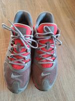 Nike Schuhe grau rose 44 Turnschuhe Sportschuhe Sneaker Nordrhein-Westfalen - Hille Vorschau