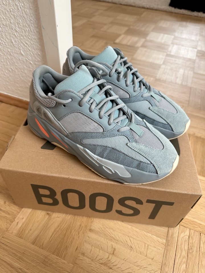 Adidas Yeezy Boost 700 Inerti Top Zustand in Berlin