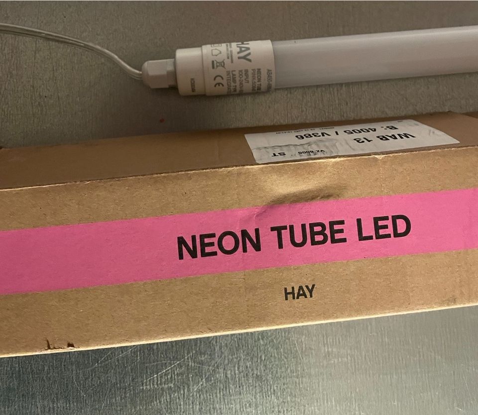 HAY Neon Tube LED Leuchtstab 150 Neonröhre Ambient Lampe Leuchte in  Baden-Württemberg - Konstanz | Lampen gebraucht kaufen | eBay Kleinanzeigen  ist jetzt Kleinanzeigen