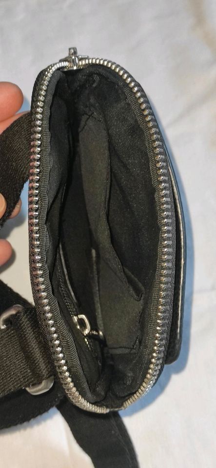 Calvin Klein Schultertasche Tasche Herren Crossbag Leder in Münsingen