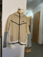 Nike Tech Fleece Herren Jacke Gr.L neuwertig Nordrhein-Westfalen - Kerpen Vorschau