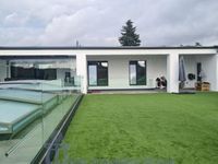 Modernes luxuriöses Wohnhaus, Bungalowstil, mit Außenpool, in schöner Stadtrandlage Saarland - Homburg Vorschau