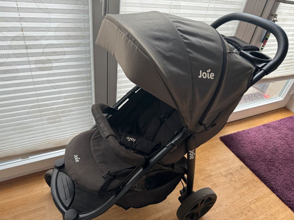 Joie Buggy mit Halterung für Getränke in Berlin