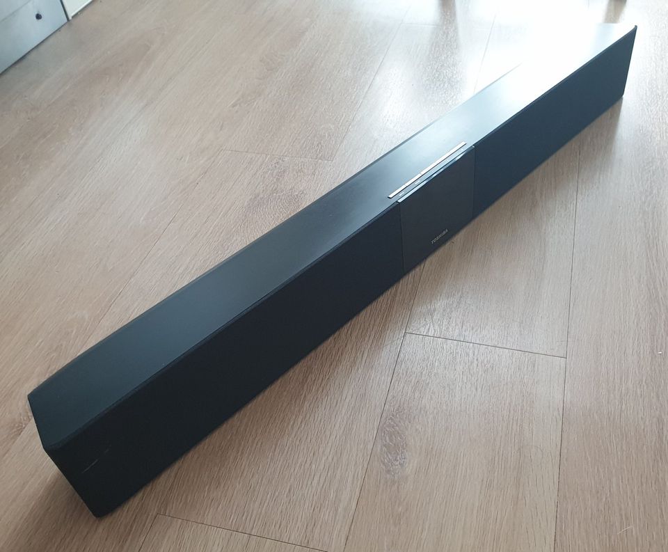 Toshiba 3D Sound Bar SB1 PA5089E Schwarz 80W ohne Kabel in Lübeck