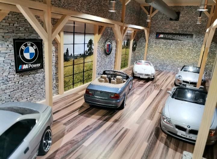 Diorama 1:18 BMW Mercedes Porsche Ford Opel Audi Jaguar Alfa VW in Dornstadt