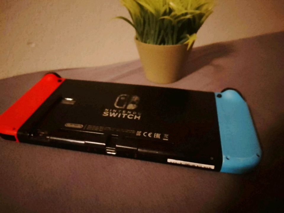 Nintendo switch rot und blau in Düsseldorf