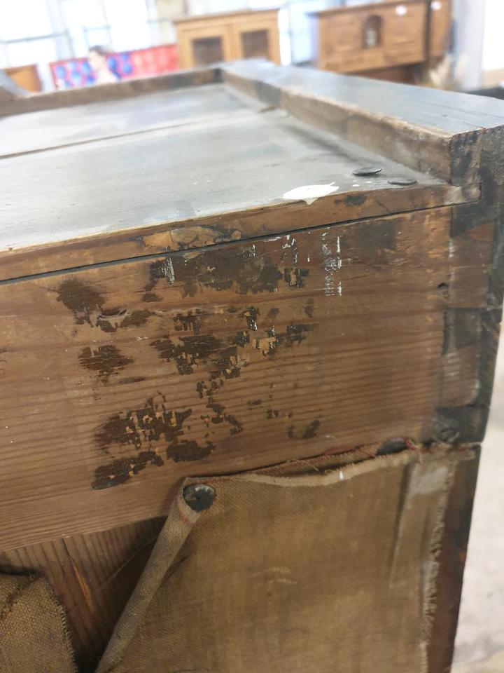 24567RH Wunderschöner antiker Schrank dunkel Dielenschrank in Augsburg
