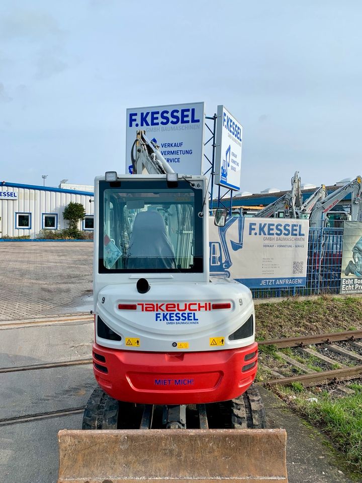 Takeuchi Bagger TB 235-2 V3 mit Powertilt+Taklock inkl. Mwst in Mainz