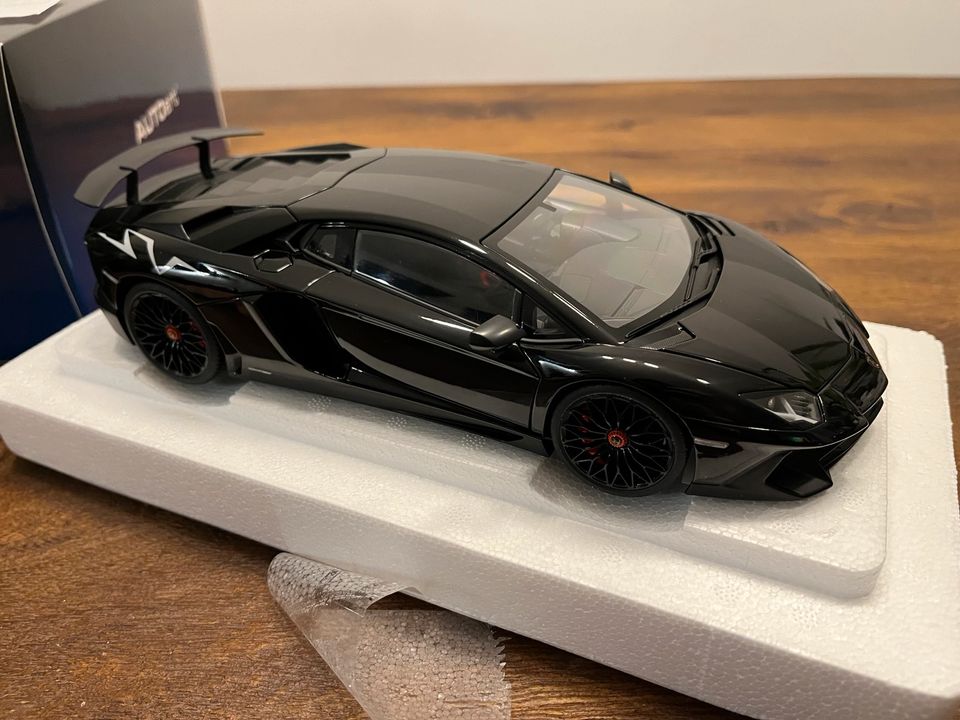 Autoart Lamborghini Aventador LP750-4 SV kein SVJ 1:18 in Düsseldorf