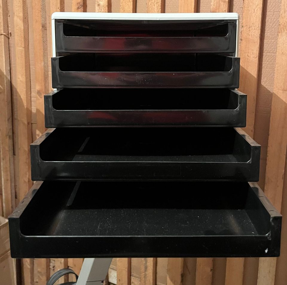 Schubladenbox DIN A4 mit fünf Fächern in Düsseldorf