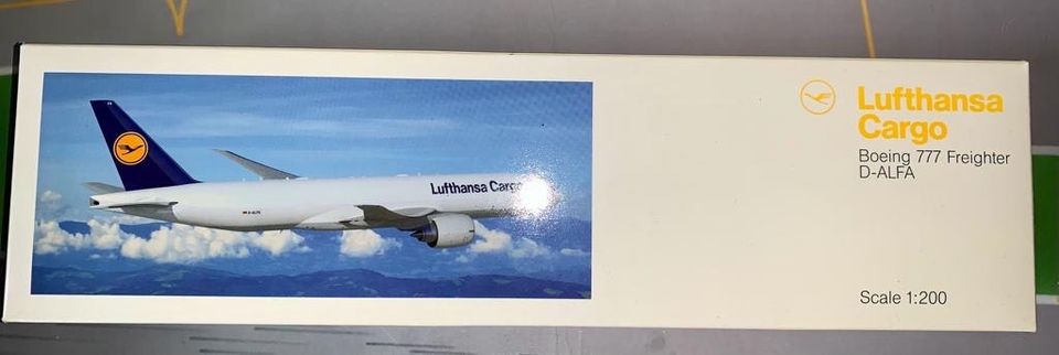 Boing 777-200 Cargo von Lufthansa in Offenbach