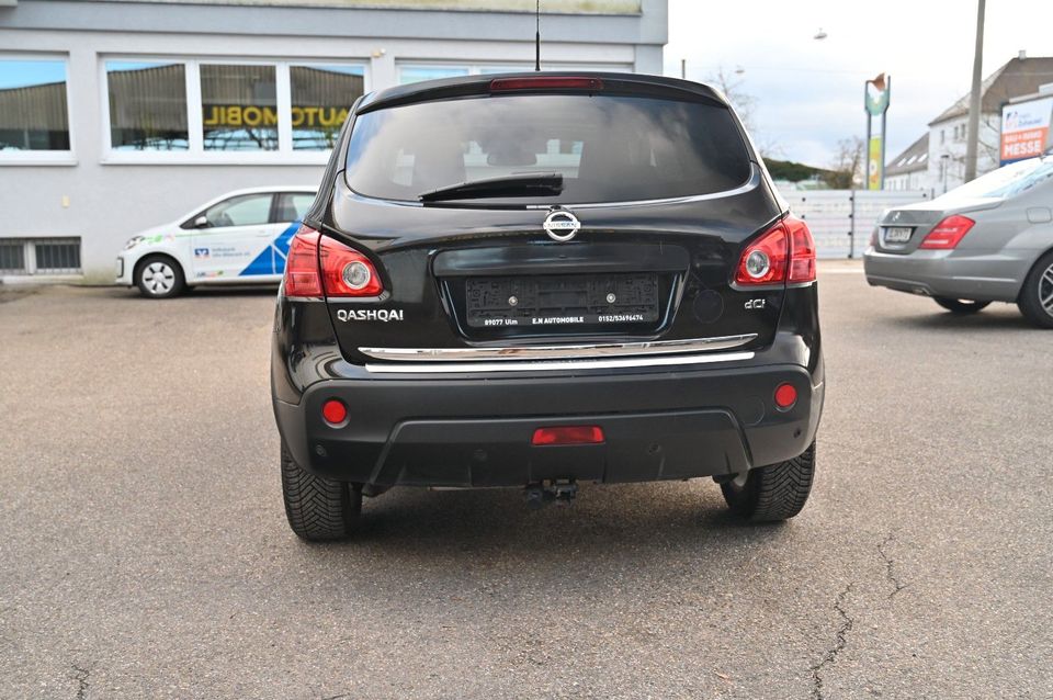 Nissan Qashqai Tekna 4X4/AHK/AUTOMATIK/PANORAMA in Ulm