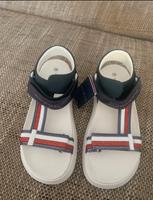 Tommy Hilfiger Danen Sandalen in der Größe 38 Hessen - Steinbach Vorschau