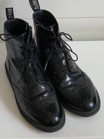 Dr. Martens Boots Größe 42, top Nordrhein-Westfalen - Krefeld Vorschau