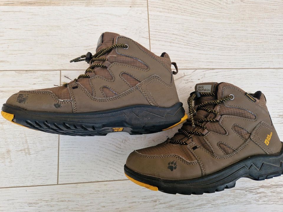 Gr. 36 Jack Wolfskin Stiefel Schuhe in Schleife (Ort)