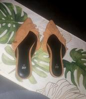 Schuhe Pantoletten neu 39 braun Nordrhein-Westfalen - Frechen Vorschau