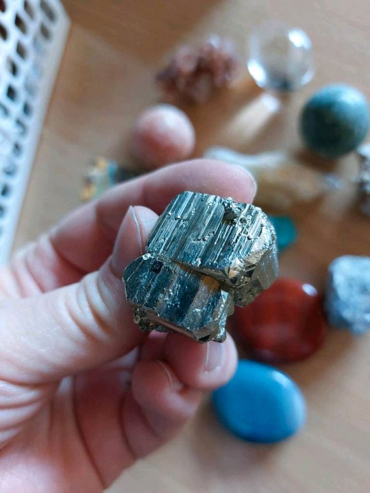 Mineraliensammlung Halbedelsteine konvolut pyrit Jaspis coelestin in Regensburg