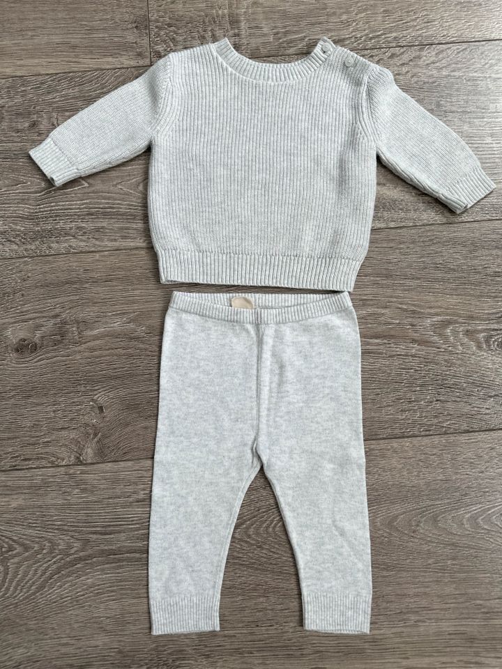 Baby Gap Jogger Hose Pulli Strick Silber 3-6 Mon. Neuwertig in Heusenstamm