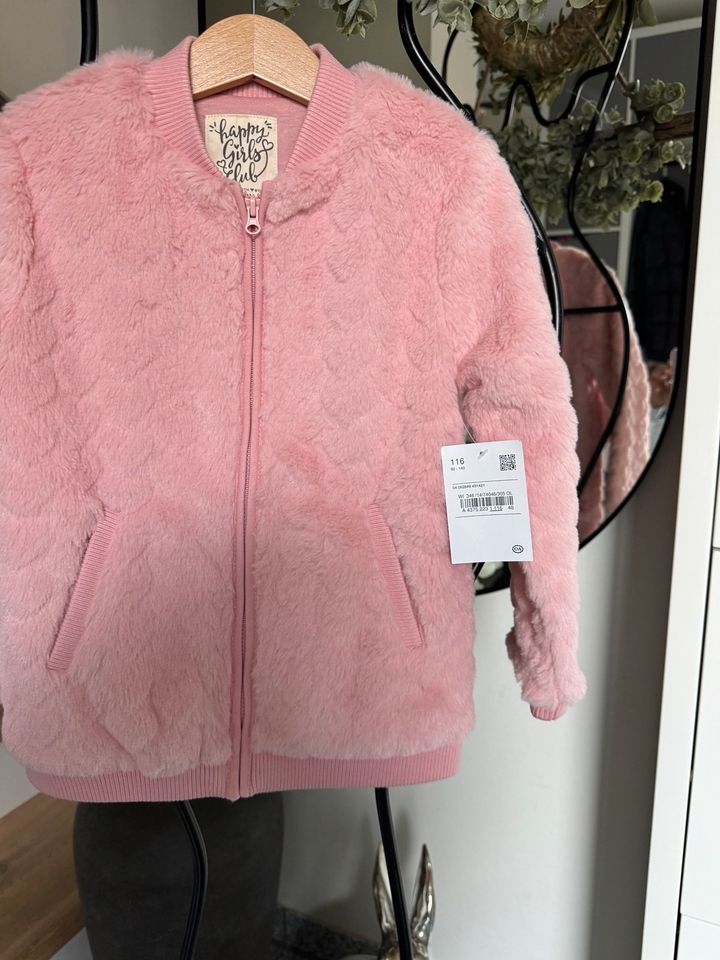 Mädchen C&A Kucheljacke Teddy Rosa neu 110 /116 in Mörfelden-Walldorf