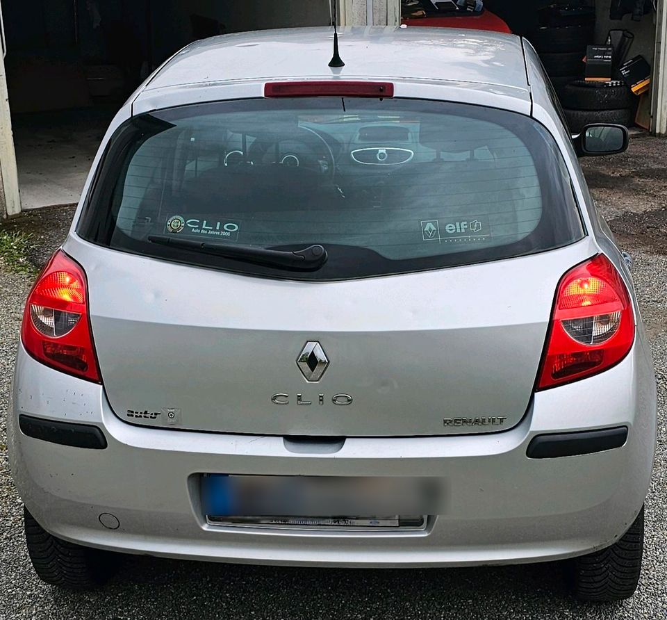 Renault Clio mit neue Tüv, gepflegt und Sparsam! in Stockach
