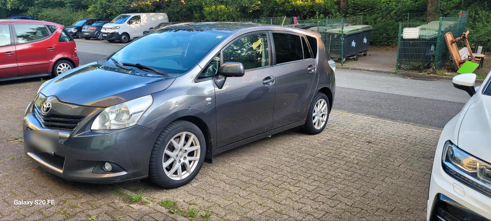 Abbildung des Autos Toyota Verso – Diesel – …