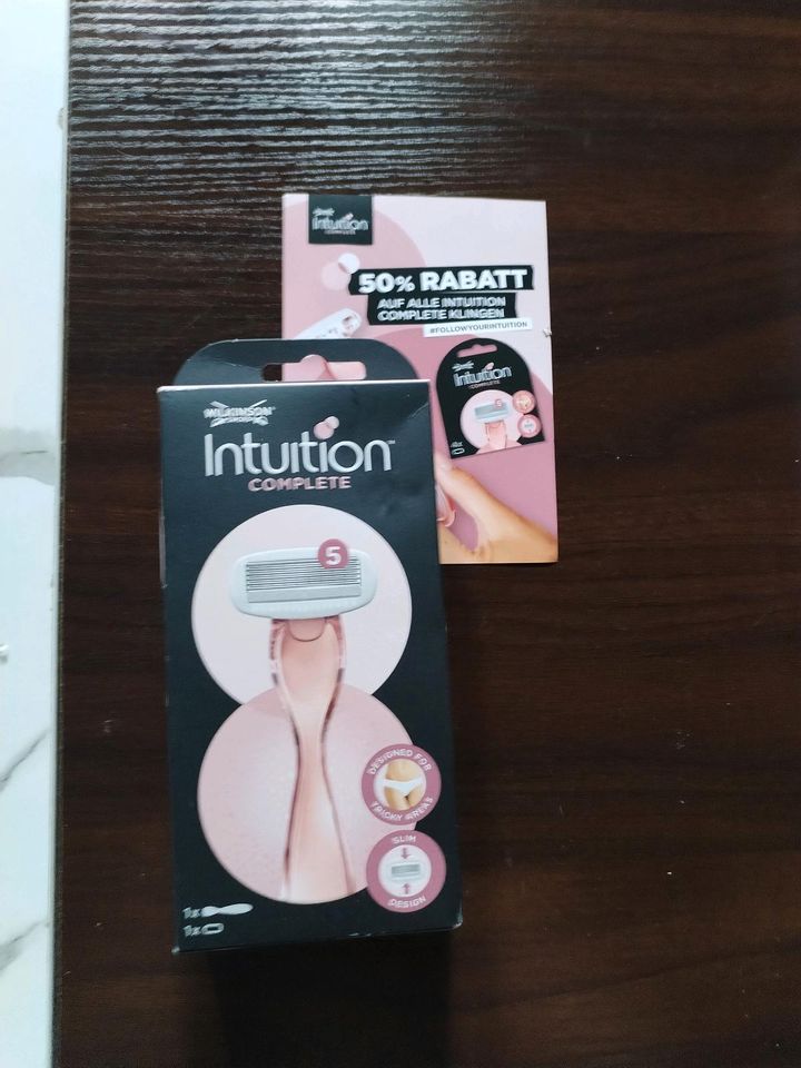 Rasierer gilette Intuition complete neu & ovp + rabattgutschei in Menden