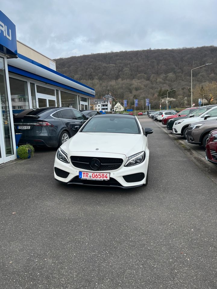 Mercedes Benz  c 250 coupe weiss schwarz AMG line in Trier