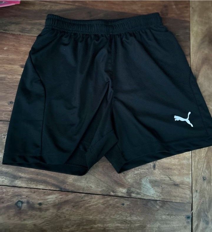 Puma Shorts Drycell, schwarze Sporthose Gr152 in Frankfurt am Main