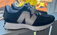 New Balance 327 Sneaker 40,5 Schwarz Bayern - Rosenheim Vorschau