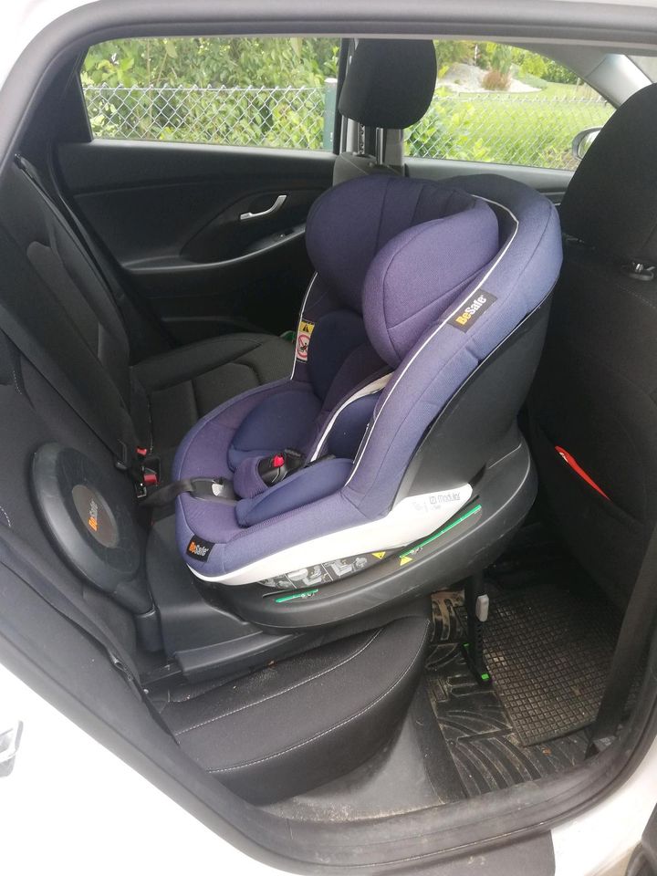 Maxi Cosi und Kindersitz/Reboarder von Be Safe mit Isofix in Herzberg am Harz