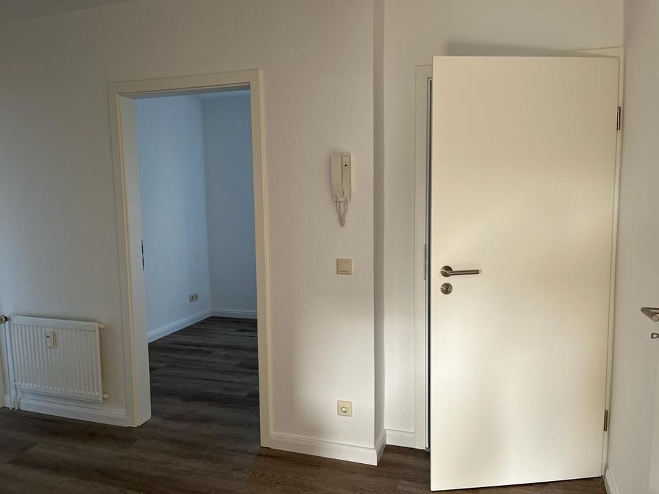 Helle 3-Zimmerwohnung mit Balkon und modernen Duschbad in Pinnow