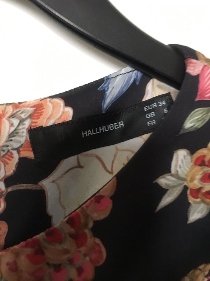 Hallhuber Bluse Top Shirt Gr. 34 S Blumenmuster in Düsseldorf