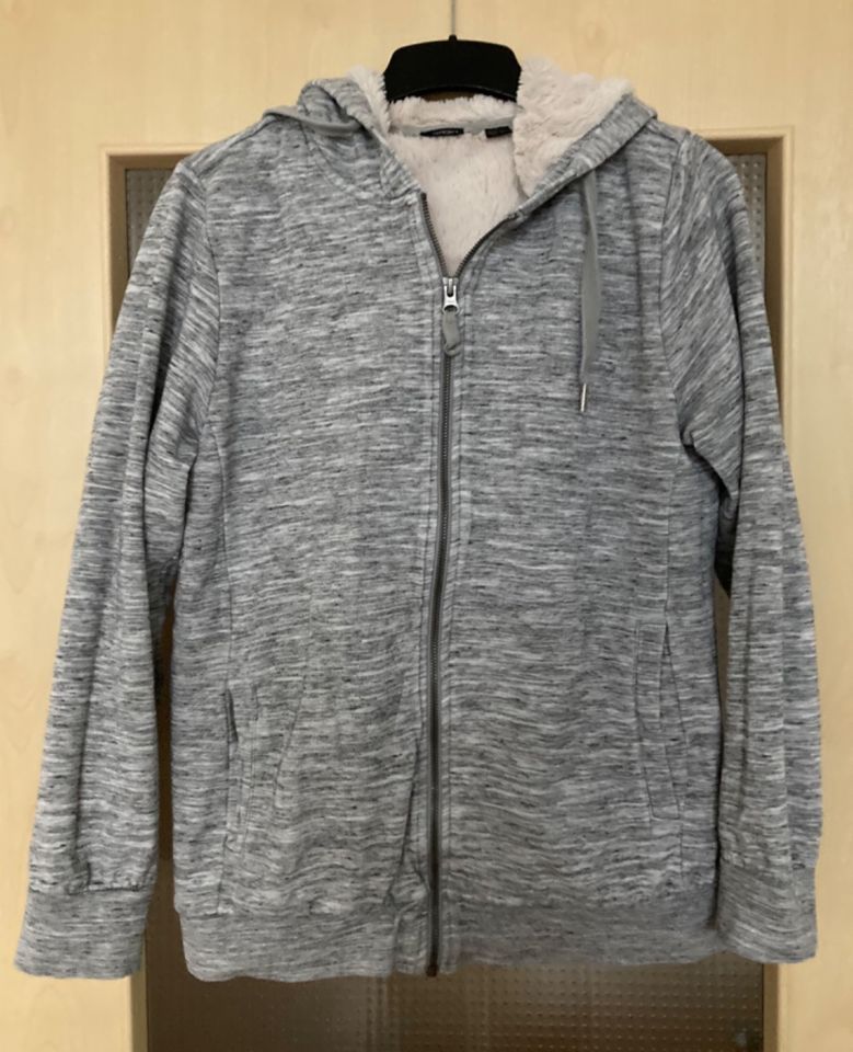 Sweatjacke, Pullover mit Plüscheinsatz von esmara (Gr. M 40/42) in Moosinning