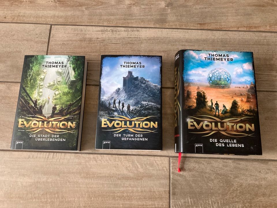 Evolution Bücherreihe in Wiesbaden