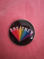 Pin/Button mit "She/They" Pronomen Hannover - Nord Vorschau