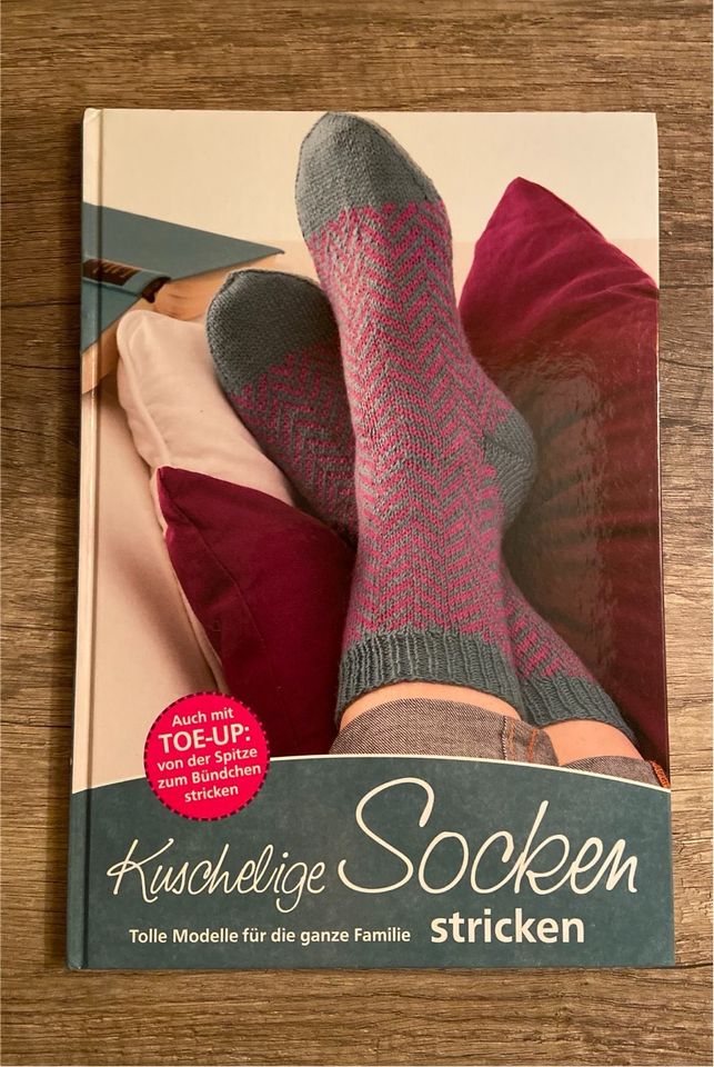 Buch, Anleitungen zum Stricken von Socken in Bad Salzungen