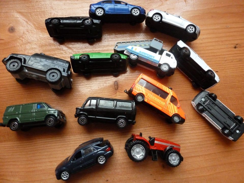 Konvolut  kleine Spielzeugautos  wie Matchbox in Herbsleben