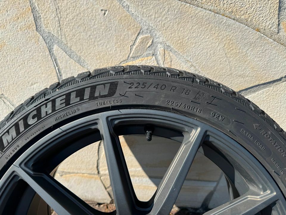 2 Winterreifen Michelin 225/40 R18 ALPIN 5 mit Alufelgen in Erlbach