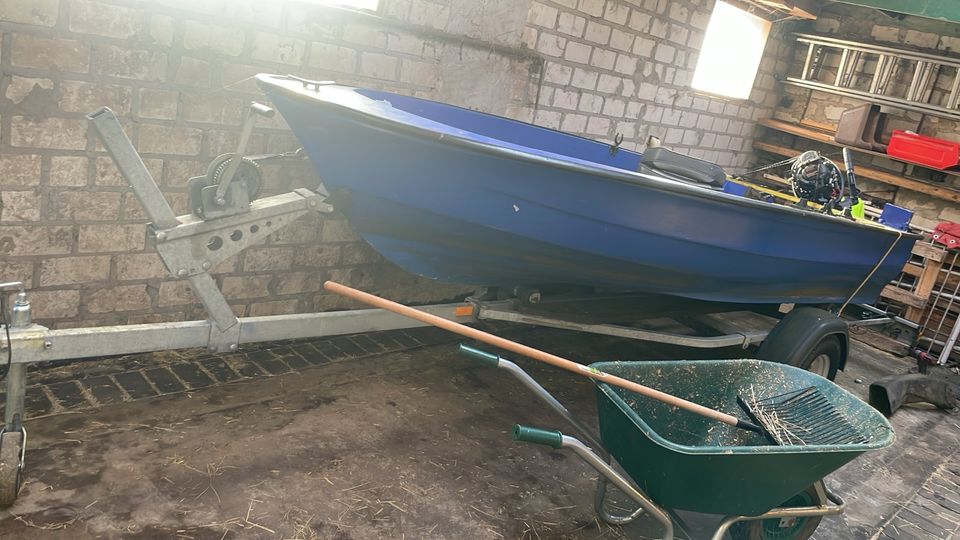 Verkaufe mein Angelboot /motorboot in Ihlow