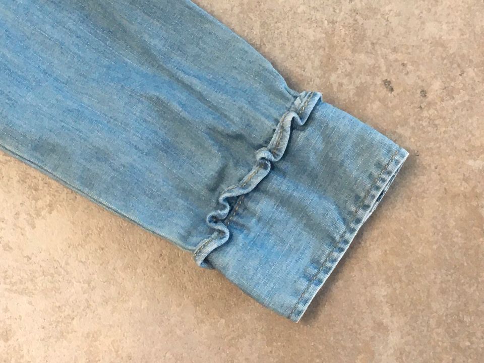 ❤️ H&M Mädchen Jeans Hemd Bluse Gr. 140 Super Zustand ❤️ in Düsseldorf