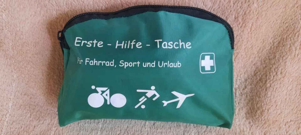 Ich biete eine  Erste - Hilfe - Tasche mit Inhalt an. " NEU " !! in Mülheim (Ruhr)