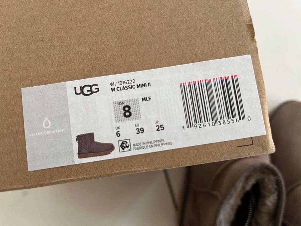 UGG Boots Classic Mini II Gr. 39 mole in Hösbach