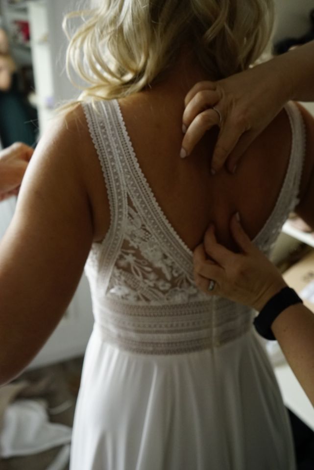 Hochzeitskleid 38 M offwhite ecru lang boho spitze in Greven