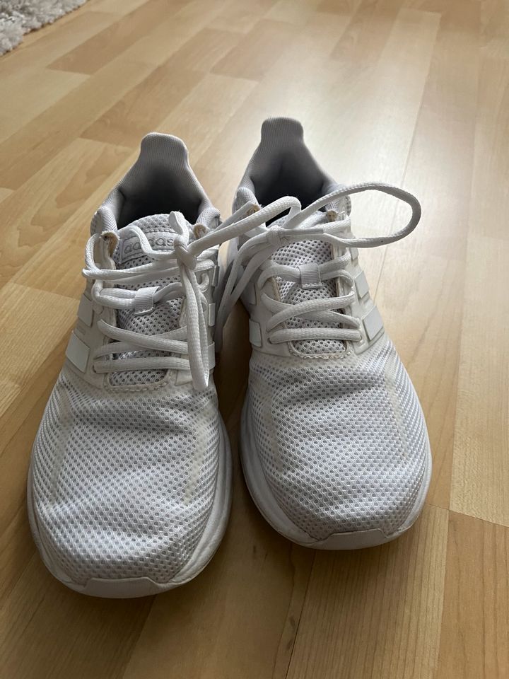 Adidas Sneaker in weiß Größe 37 1/3 in Rockenberg