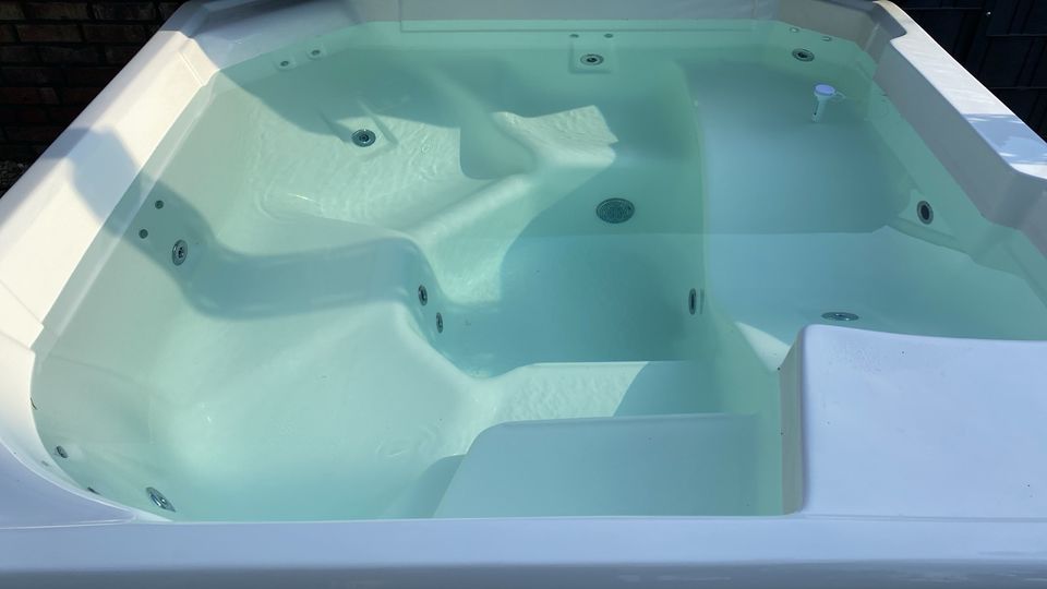 ⭐️❗️VOLLAUSSTATTUNG❗️⭐️ HOT TUB Eckig Badefass Whirlpool Jacuzzi in Lingen (Ems)