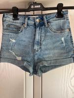 Kurze Jeans Größe 34 H & M  hellblau Bayern - Steinkirchen Vorschau