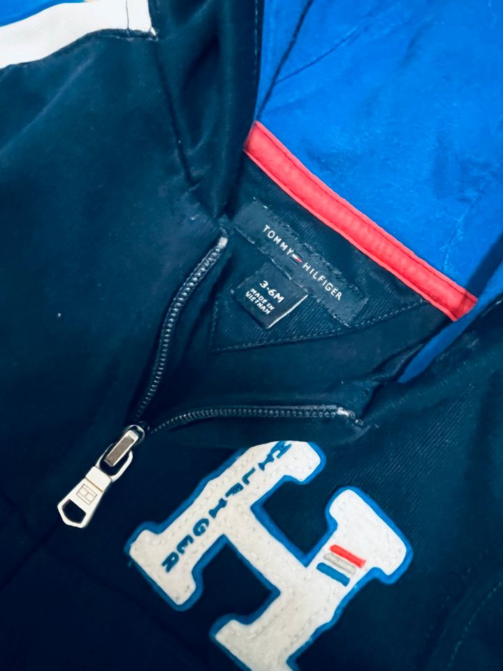 Tommy Hilfiger Sweat Jacke blau gr. 3-6 Monate in Waldshut-Tiengen