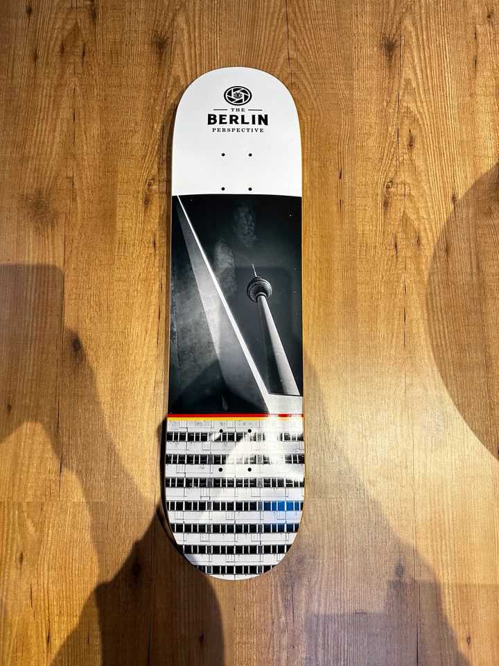 Skateboard Deck Element „The Berlin Perspective“ in Berlin