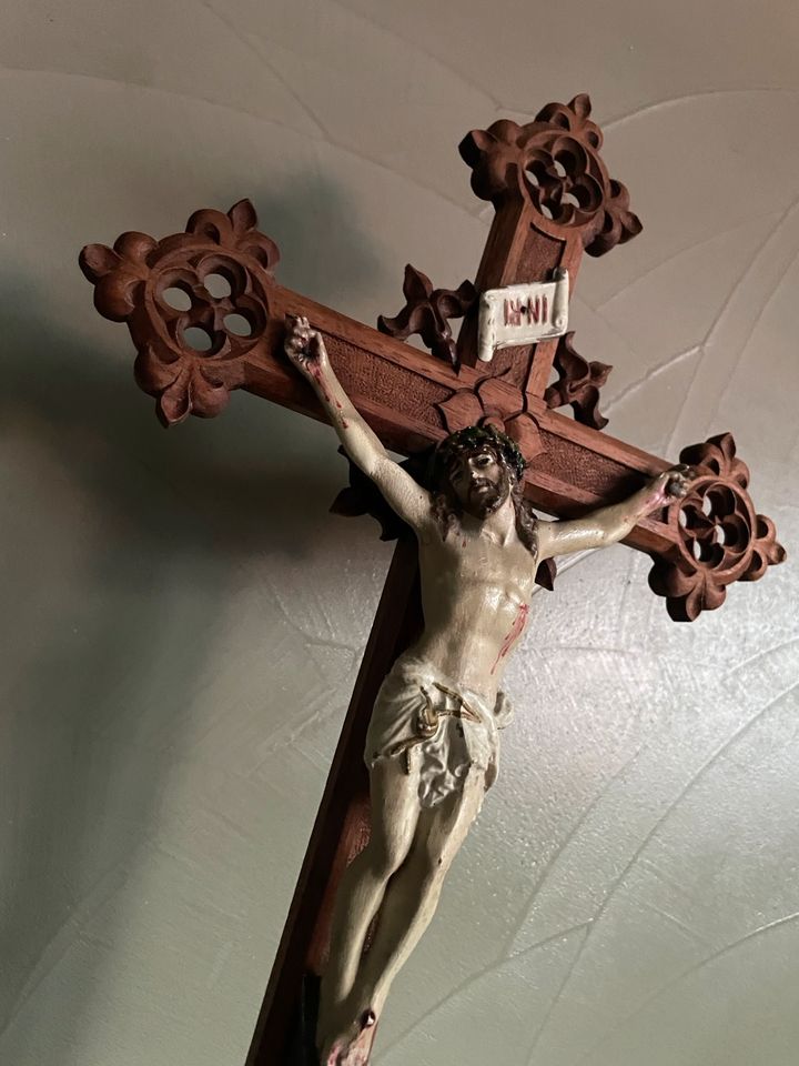 Antik Jesus mit Altarkreuz Kruzifix Dachbodenfund in Krefeld